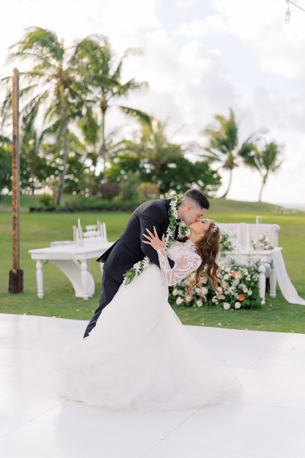 Loulu Palm Wedding Photographer Oahu Hawaii Lisa Emanuele-882