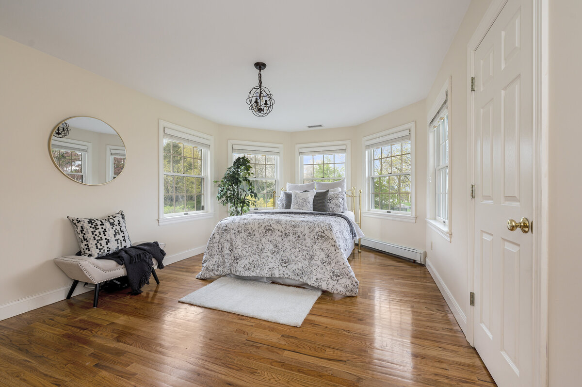 bedroom with seating area