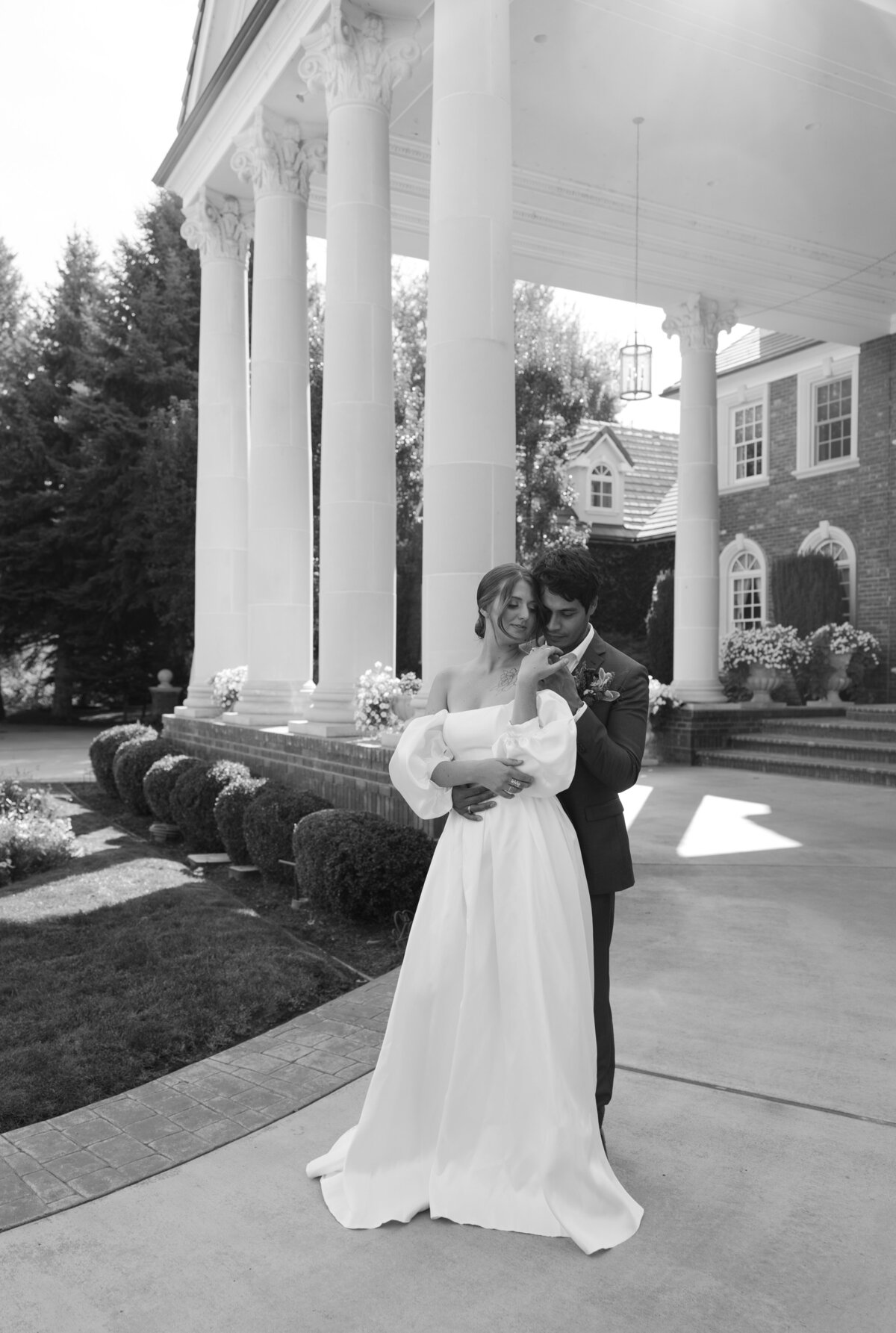 romantic-mansion-wedding