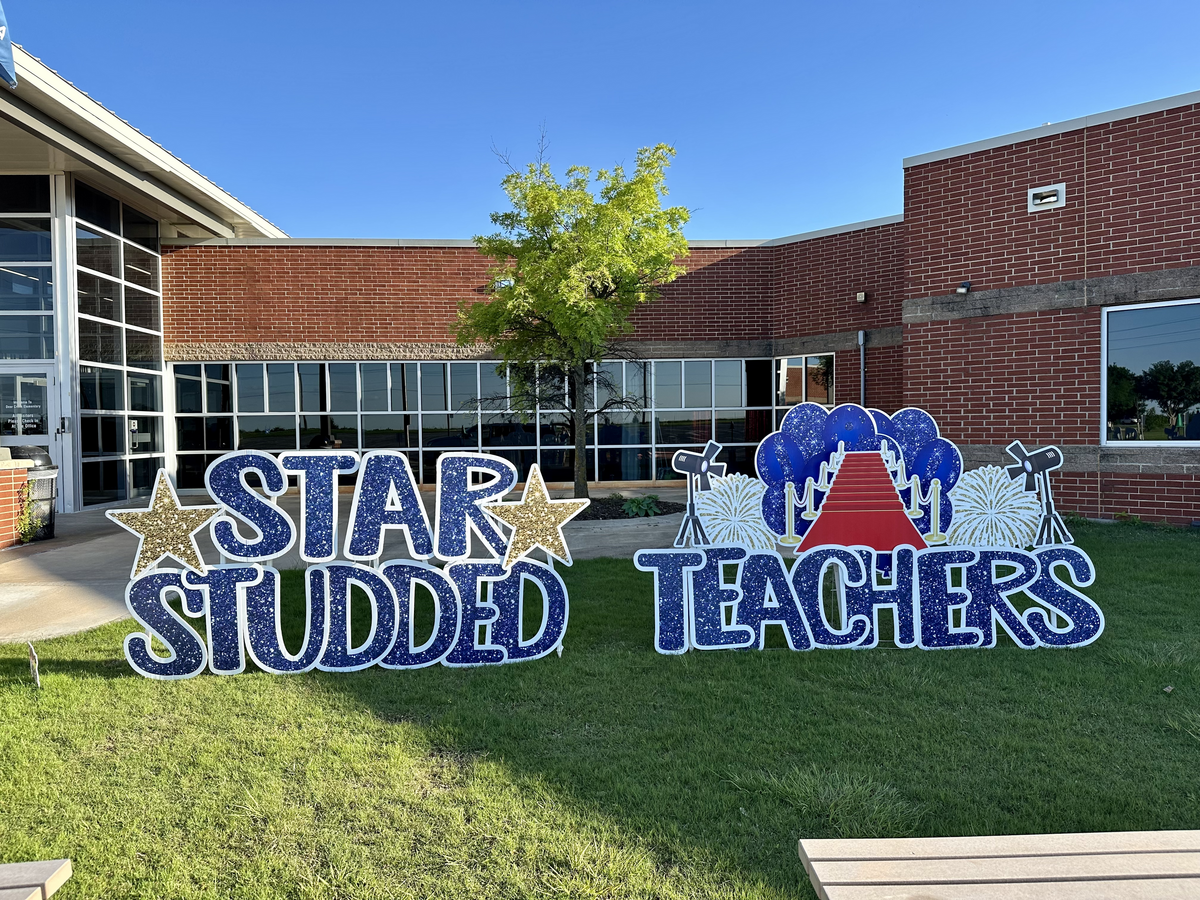 Simply Sign It is a yard greeting sign rental company servicing Edmond, NW OKC, Piedmont, and Deer Creek. Create a yard greeting sign for your home, organization, or school.
