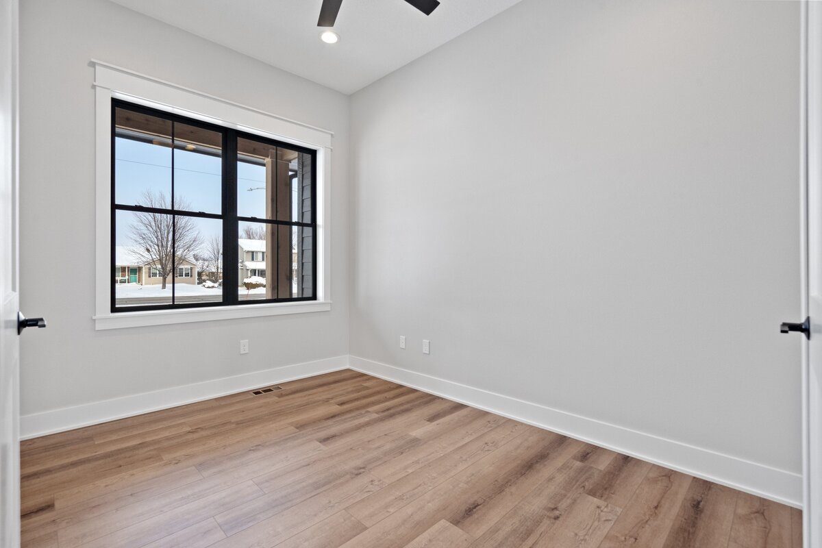 05-112 407 2nd St NW