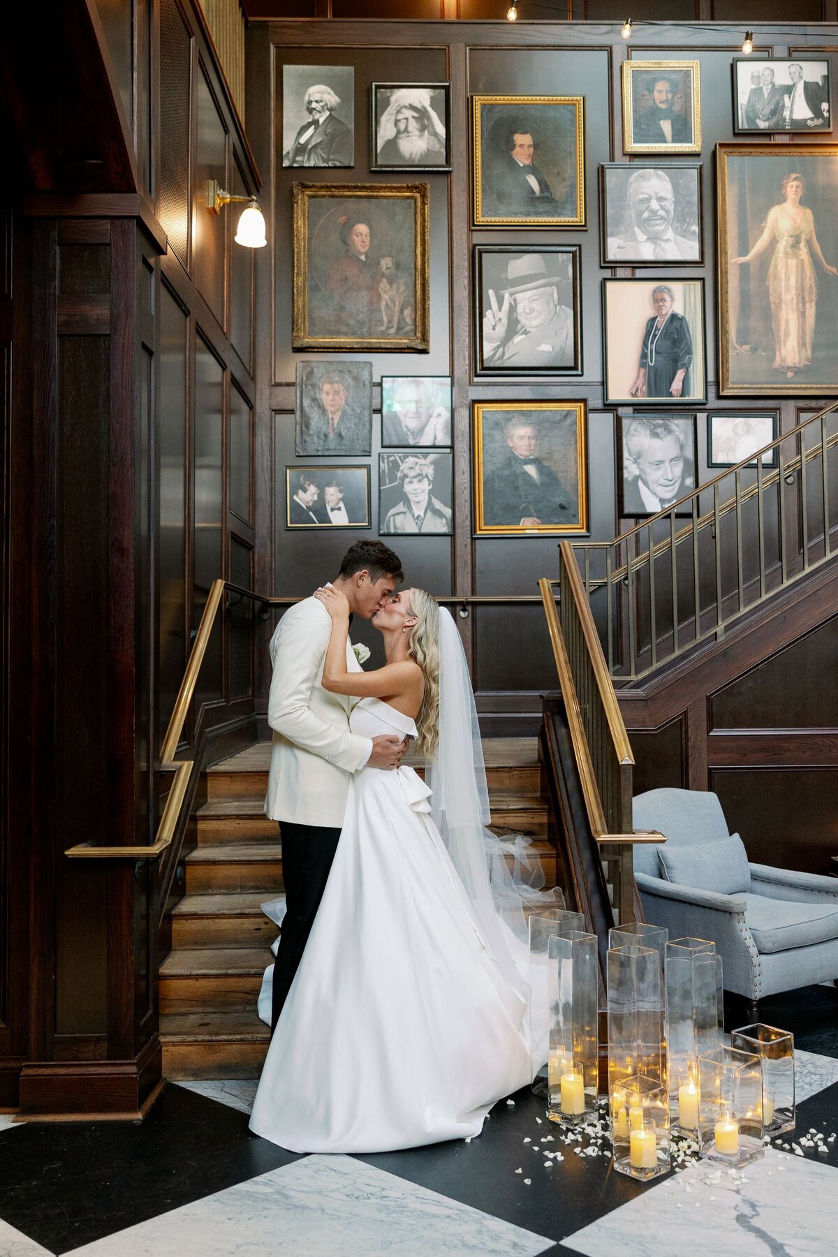 brittany-pannebaker-tampa-florida-destination-wedding-photographer-wedding-chandler-and-cole-tampa-harborside-chapel-503