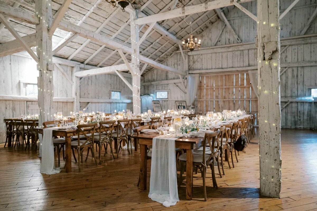 W11-Wedding-Photos-Caledon-Valley-Estate-Eleanor-and-Michael-2024-11-02-2500px-1184