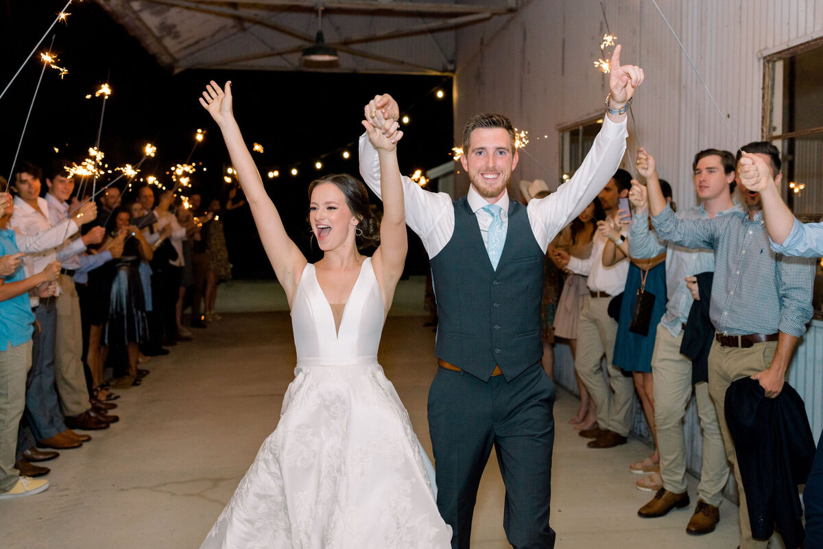 summer-rustic-blue-gin-wedding-9