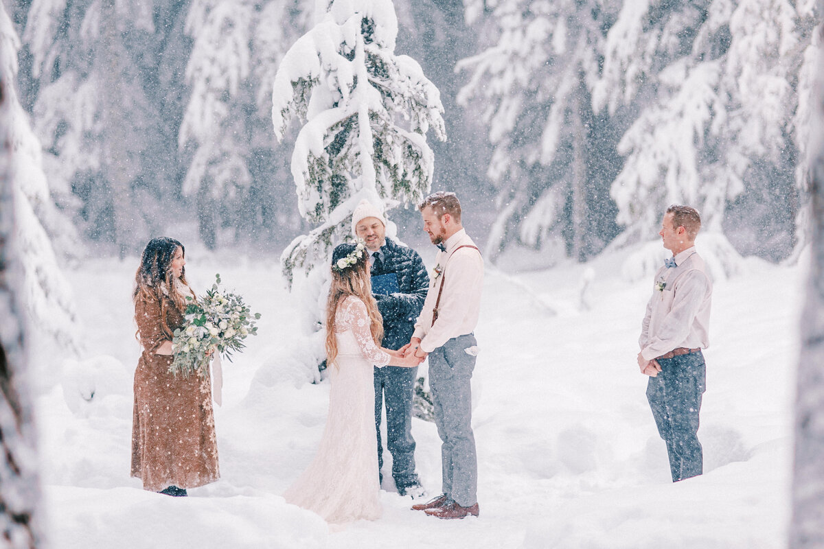 Winter Mount Hood Wedding, Rachel Howerton Photography (21)