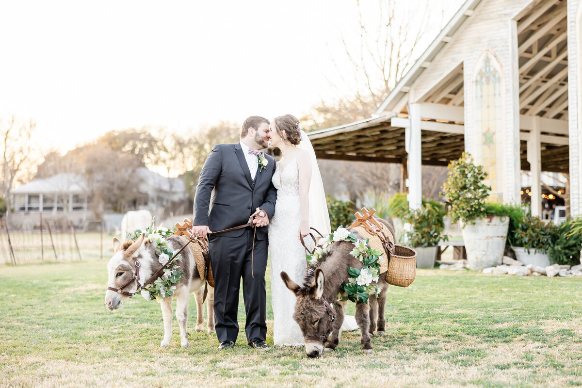 Claire+Lee_Gruene-Estate_Hannah-Charis-Photography-1162