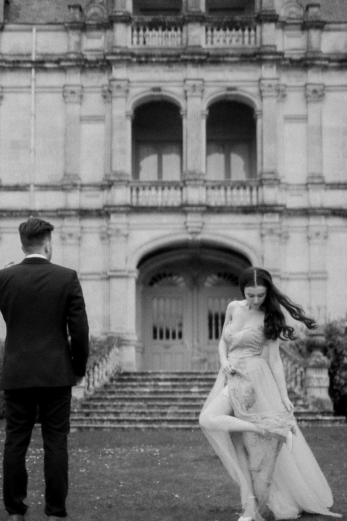 057-Chateau-de-la-Bourdaisiere-Destination-Wedding-Elopement-Photographer-Paris-Cinematic-Editorial-Luxury-Fine-Art-Lisa-Vigliotta-Photography