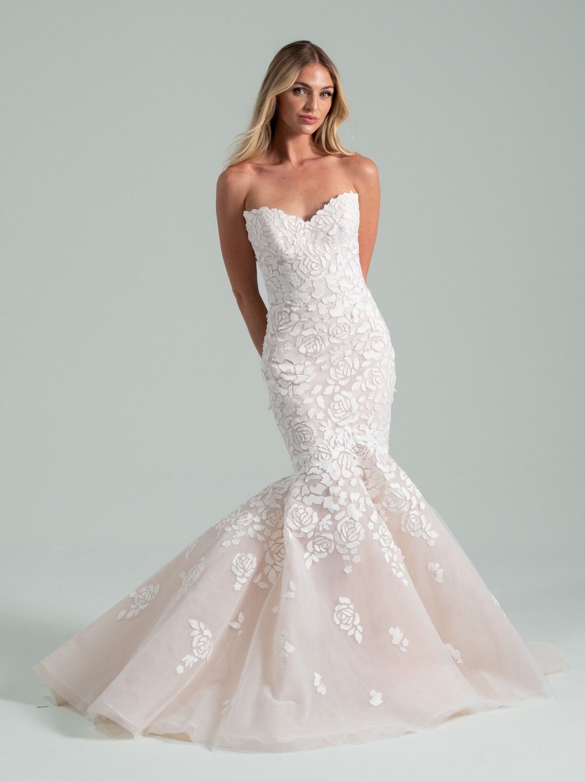 Beneath the Hawthorn Tree_HP62607_1