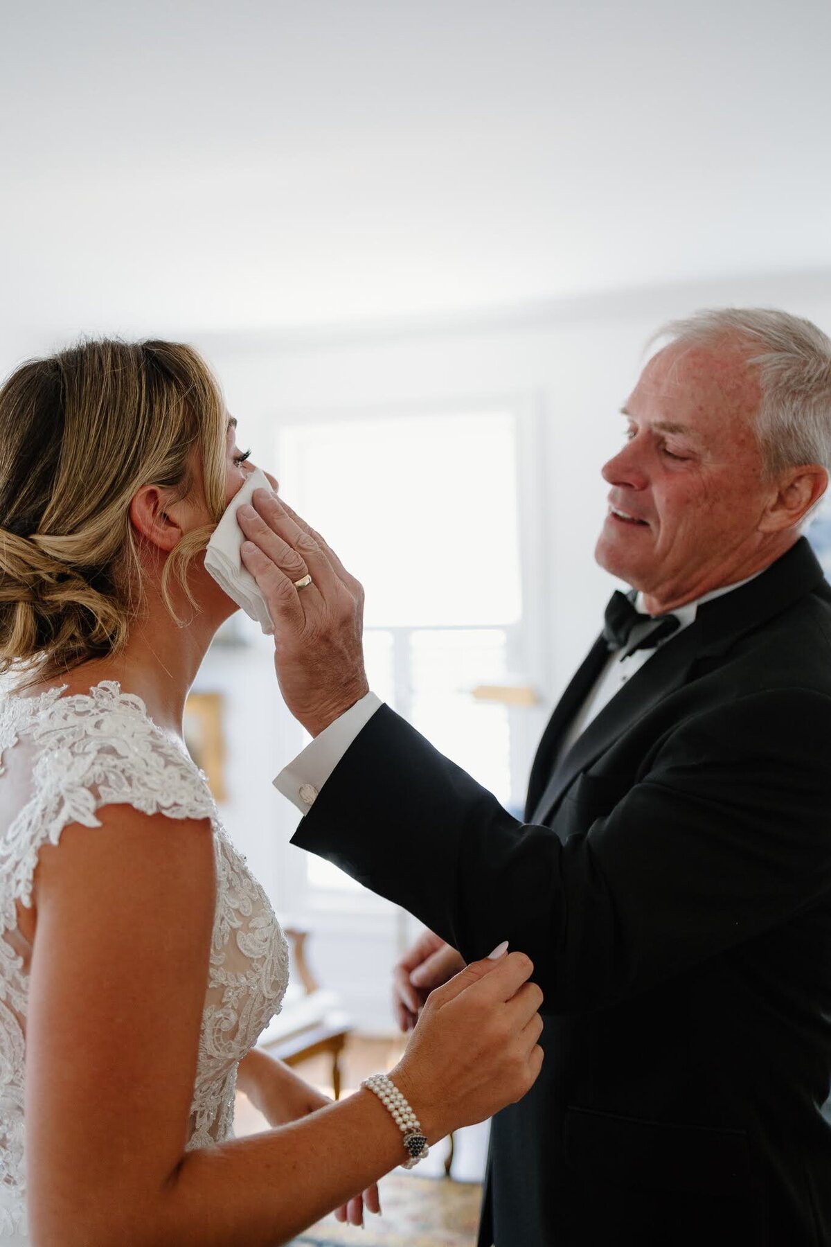 Nichole-Babiez-Photography-Dunham-woods-Geneva-Illinois-Wedding-luxury-editorial-timeless-modern-candid-bride-inspiration-chicago-photographer--26