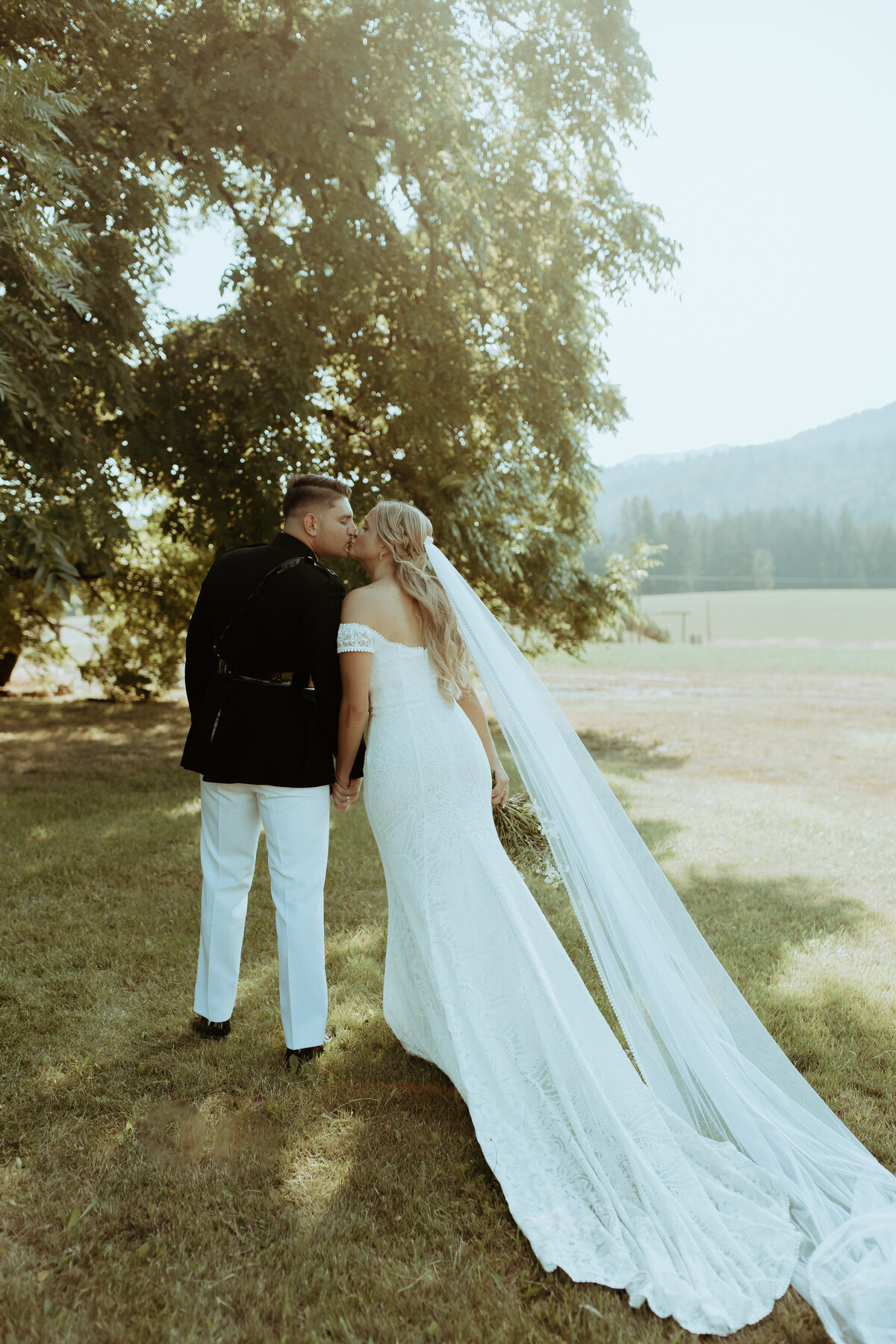 TinRoofBarnWedding