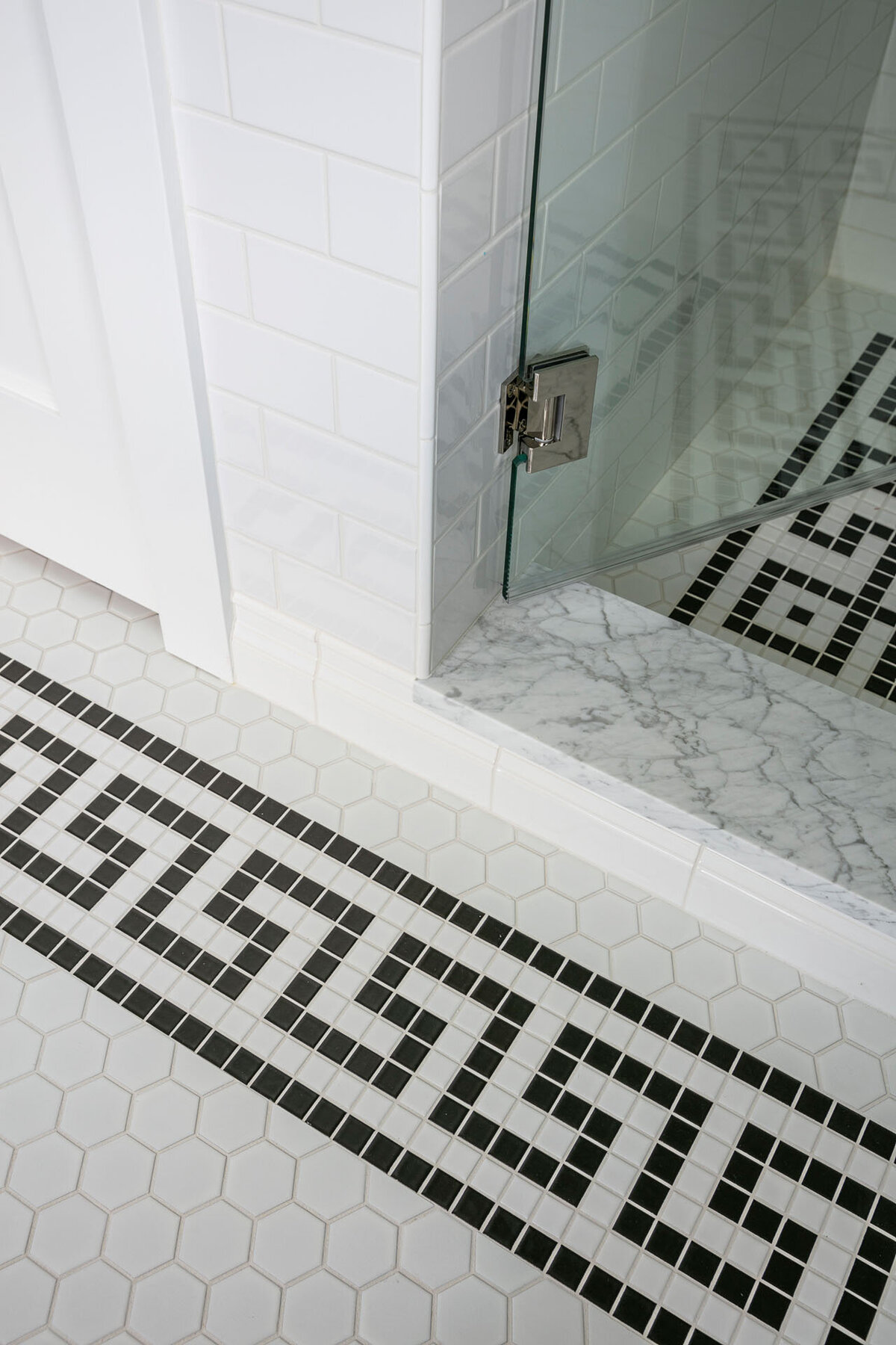 20-greek-key-inlay-tile-floor-black-white-marble