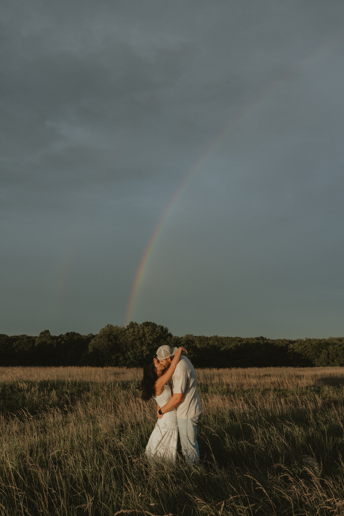 Wildflowercouplessessionwithtruck_emilyarwinephoto-169