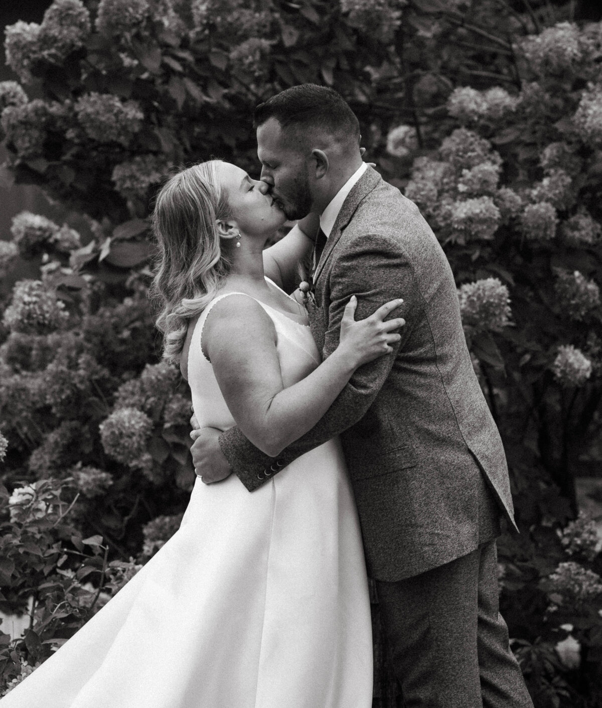 Alexa-Brandon-Great-Barrington-Wedding-19