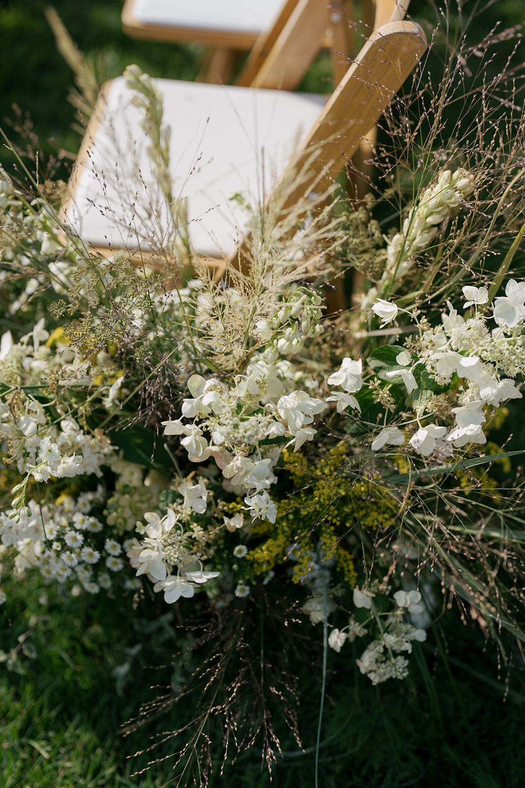 pinecreek-cookhouse-wedding-florals