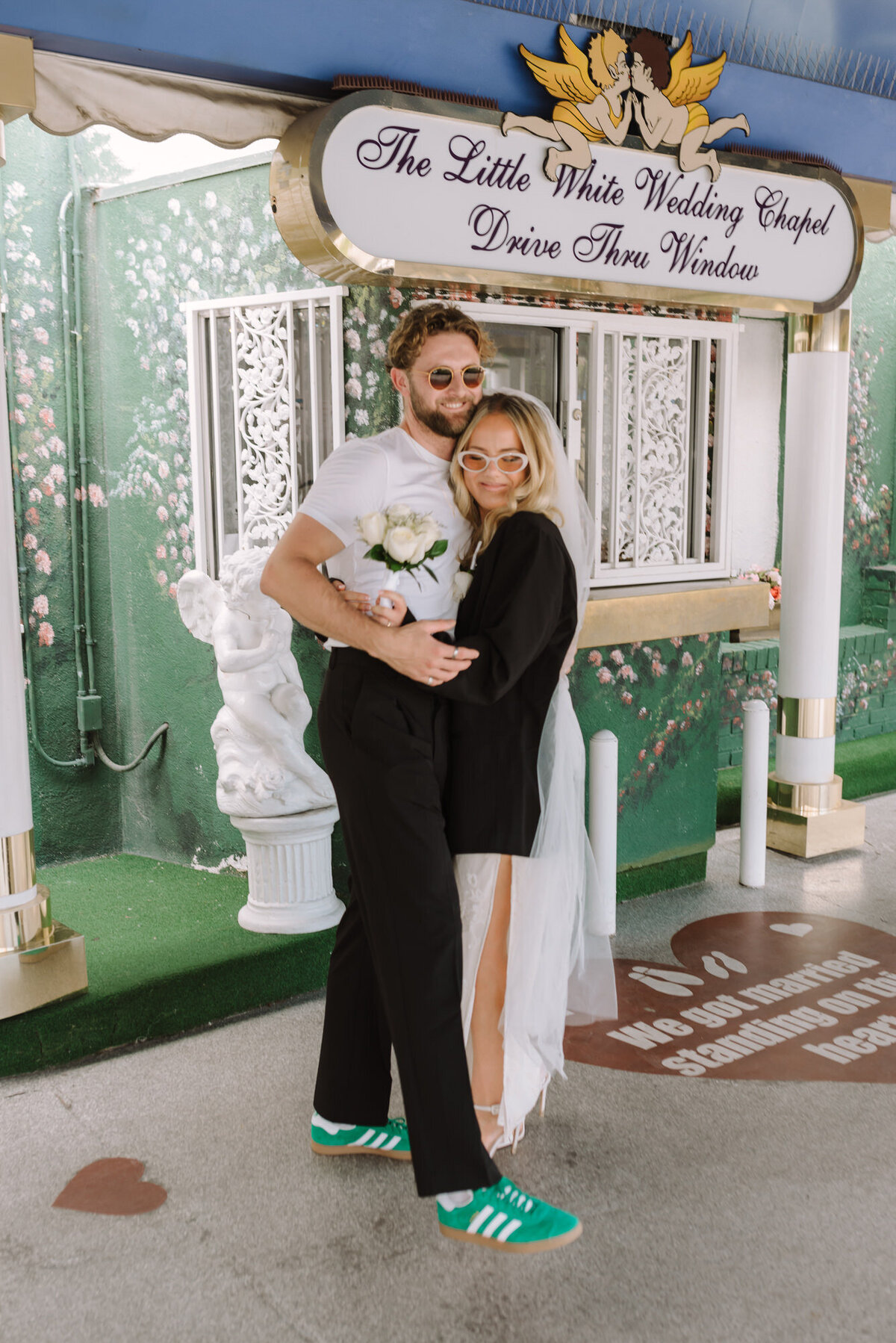 fun-vegas-elopement