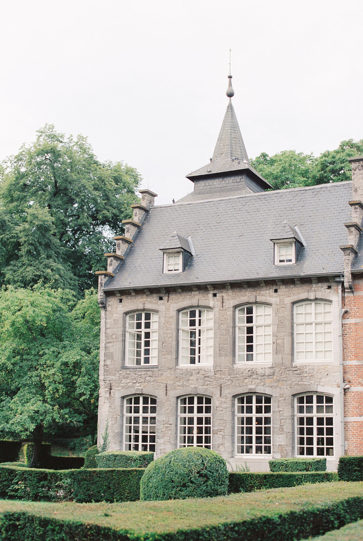 9-Olivia_Poncelet-Film-Photographer-Mariage-Chateau-de-la-Rocq-RH-WEB-72