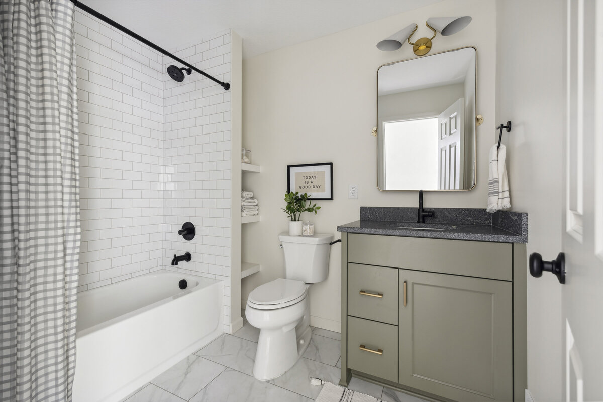 Alma Homes Lotus Lake Remodel38