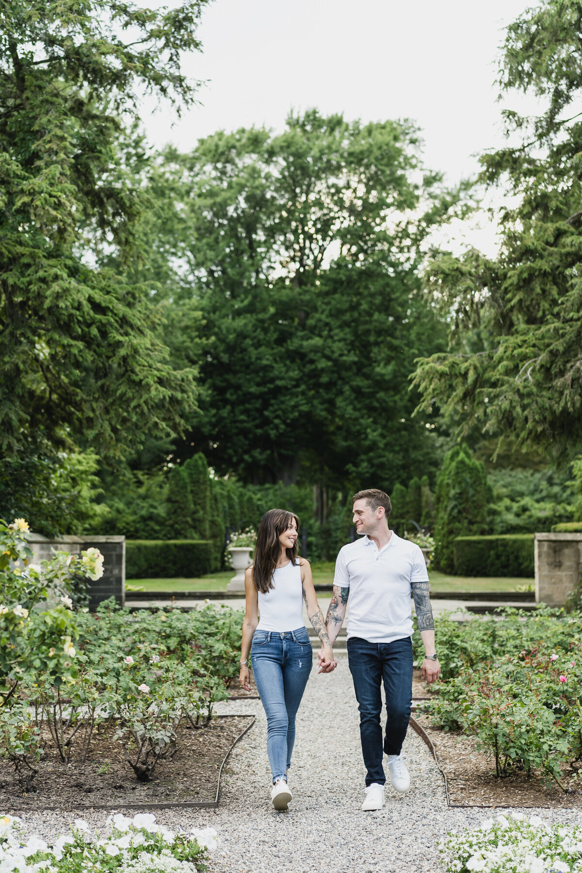 SUMMER FORD HOUSE ENGAGEMENT PHOTOS IN GROSSE POINTE, MICHIGAN PROVIDED BY KARI DAWSON26