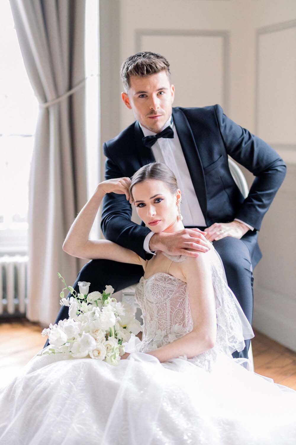 Parisian couture wedding in Black and White at chateau de Bonaventure Paris Veronique Lorre floral designer Aude lucas19