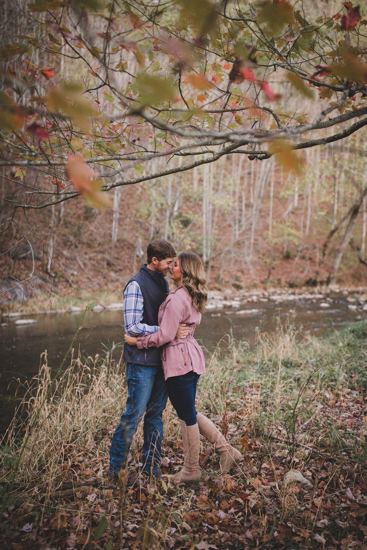 tazewell-virginia-farm-engagement-photographer-24