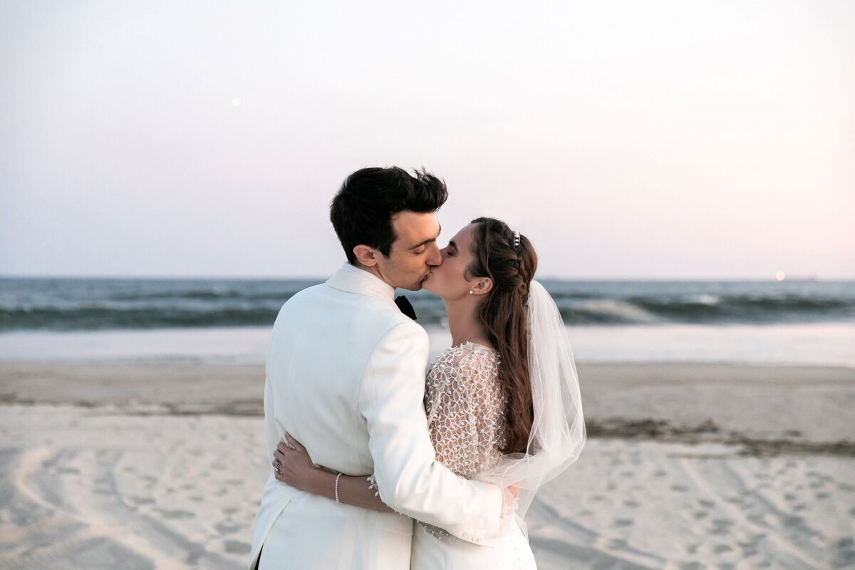 emma-cleary-new-york-nyc-wedding-photographer-videographer-venue-lawrence-beach-club-6