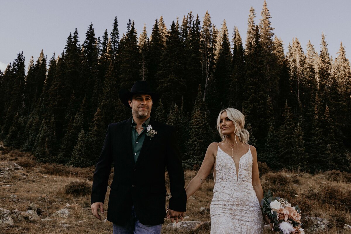 williams-lake-trailhead-elopement-taos-ski-valley-29