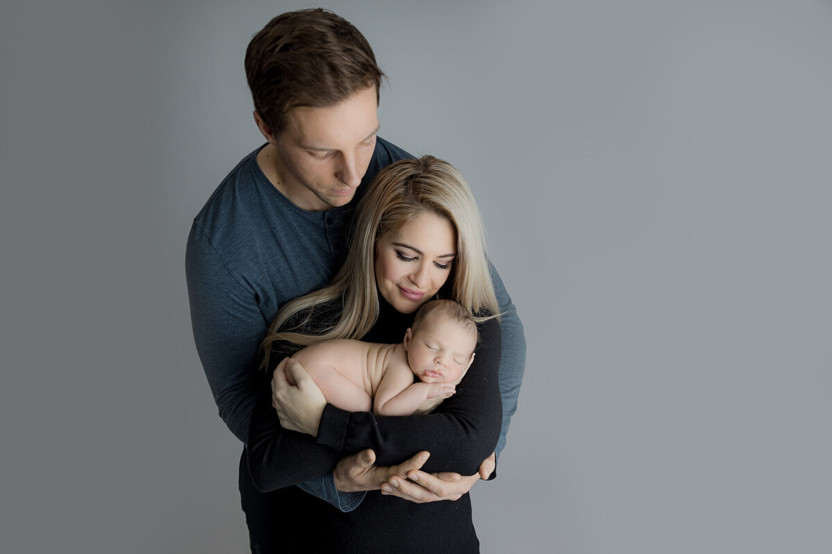 melissa-lamb-newborn-studio-ottawa-grey-loft-studio-2023-25