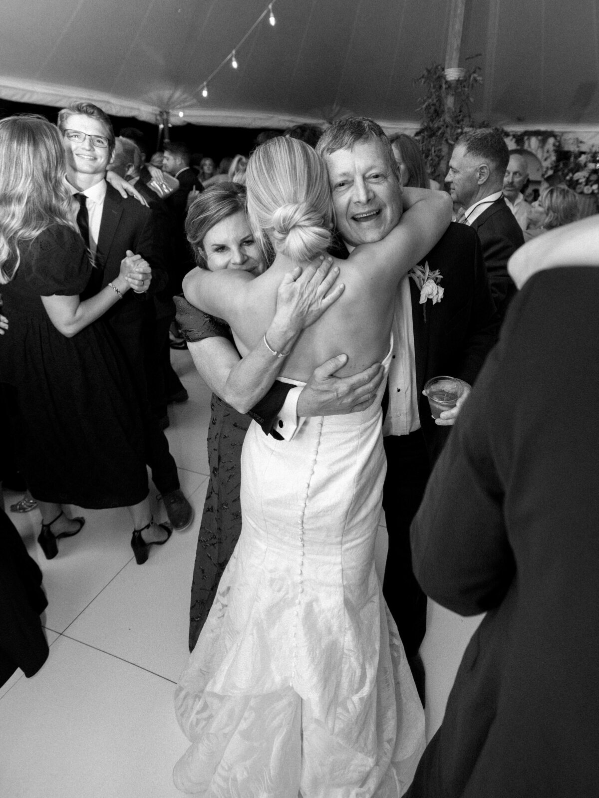 Jessica Blex Photography 1- Luxury Wedding at Happy Hollow Club - Nebraska Photographer-10