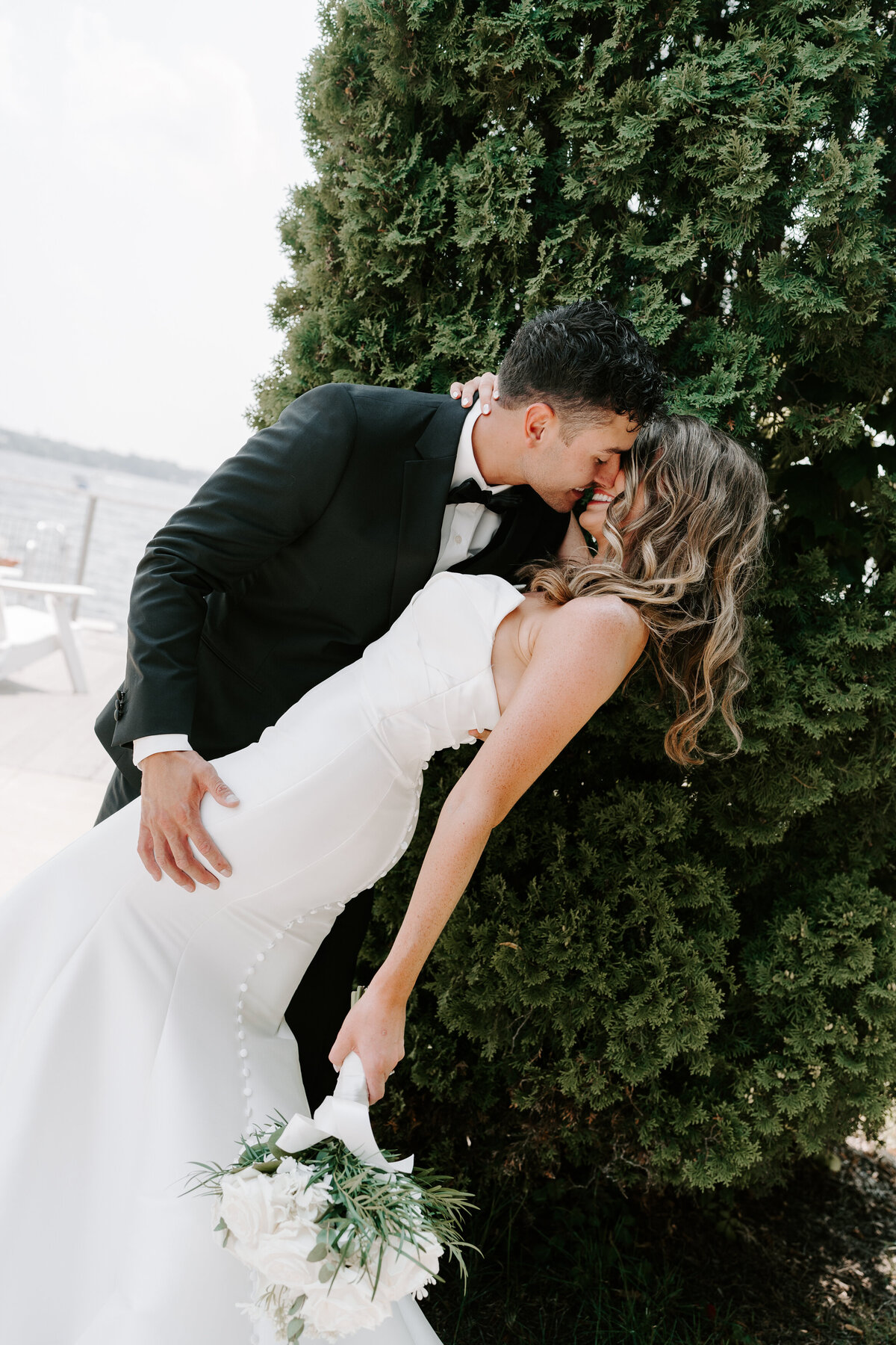 abby-parker-lake-minnetonka-wedding-29