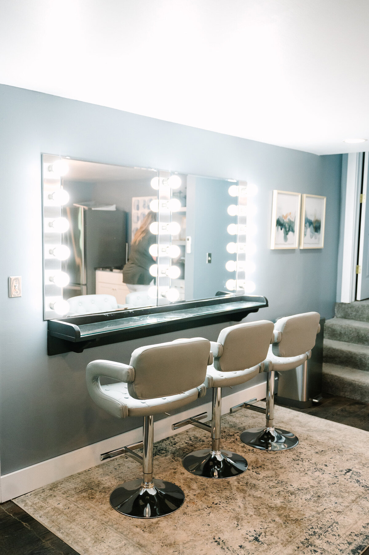 Lighted make-up mirror area in the Willowbrook wedding venue