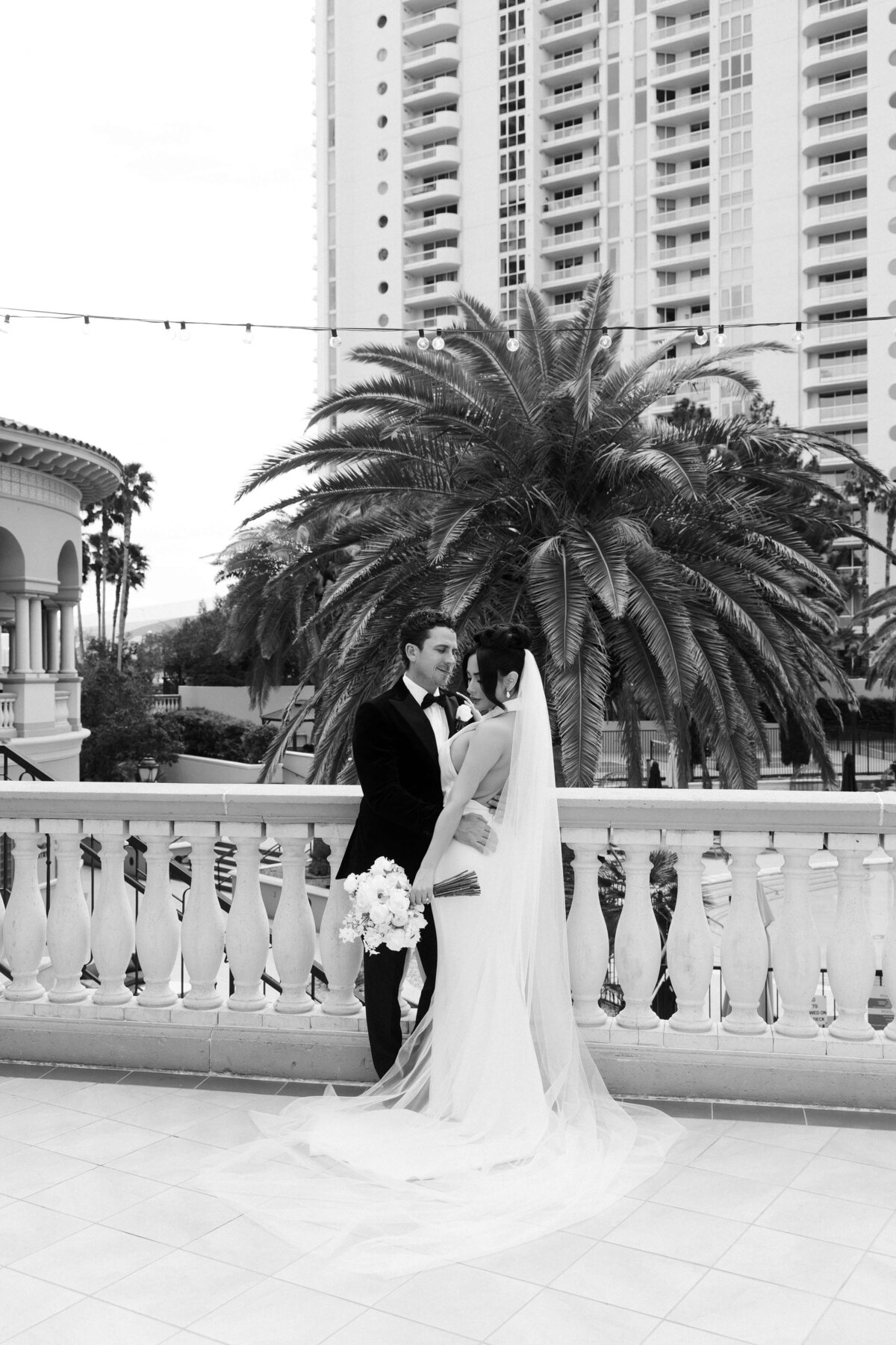 27riskyexposure_andrea-george_las-vegas-elopement-photography