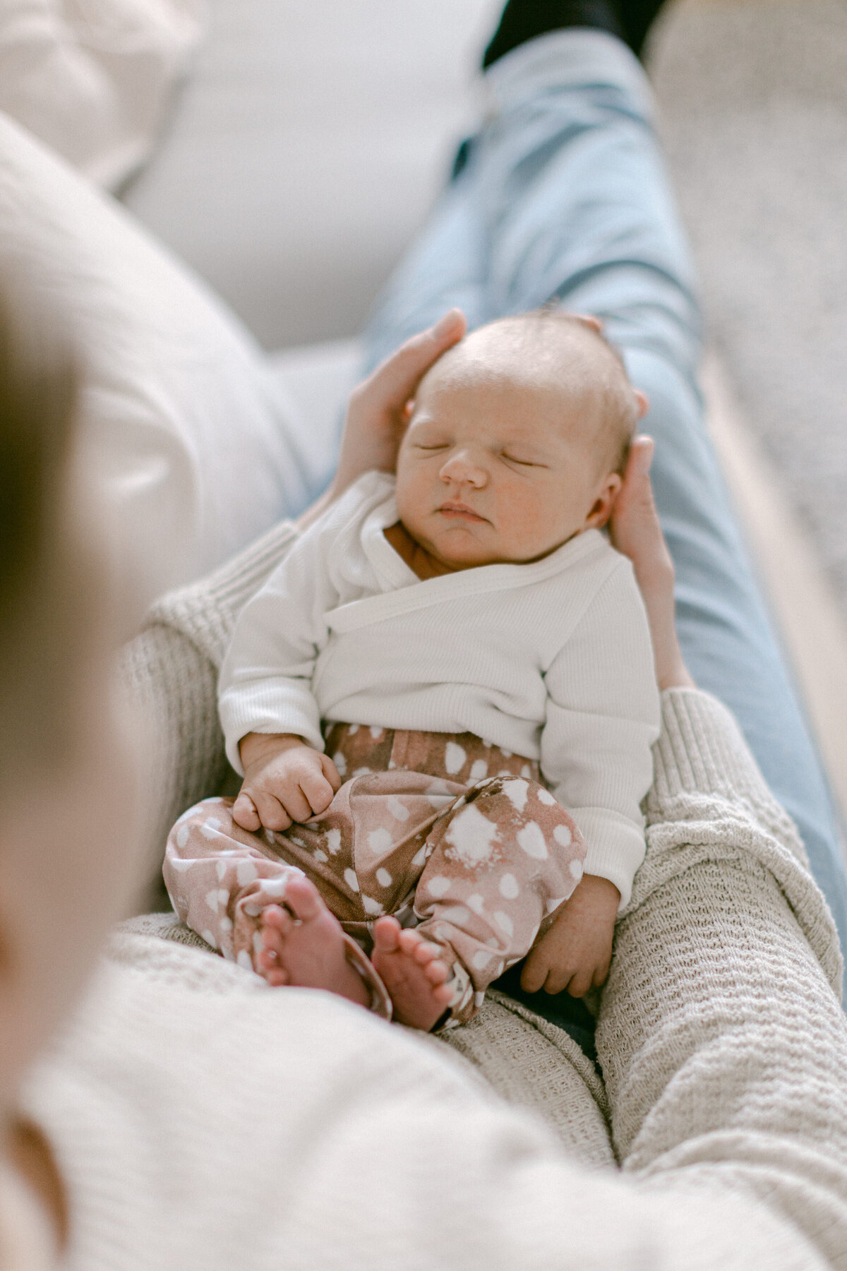 Jenni-Tuominen-photography-lifestyle-perhekuvaus-vastasyntyneenkuvaus-tampere10