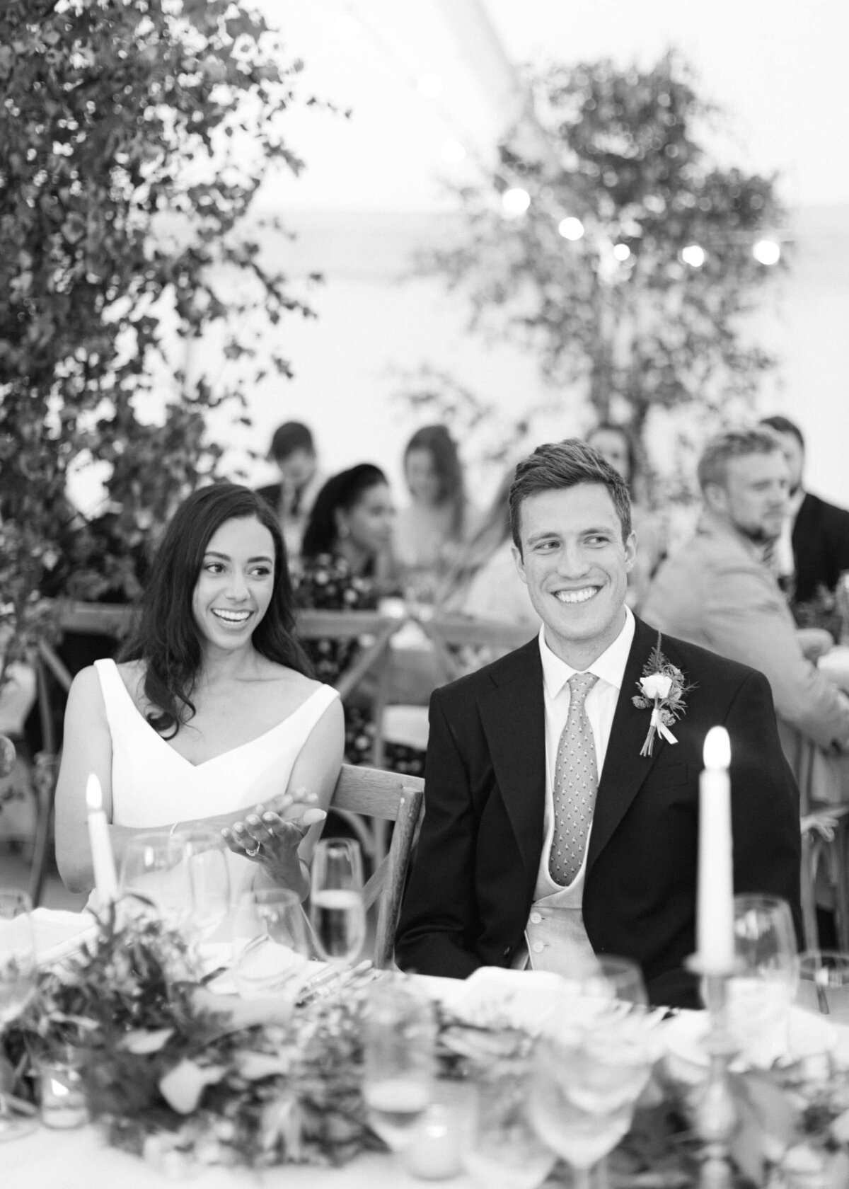 chloe-winstanley-weddings-bride-groom-dinner-black-white