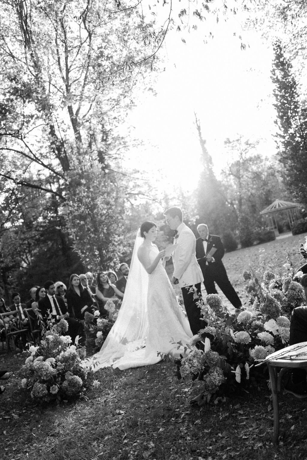 NikkiSanterre_EastCoastLuxuryWeddingPhotographer_CaitieHanrahan_KeswickHallWedding_Jac&Zach-199