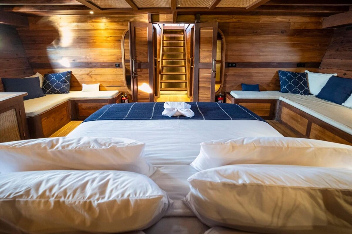 Majik Luxury Yacht Charter Raja Ampat Master Cabin1