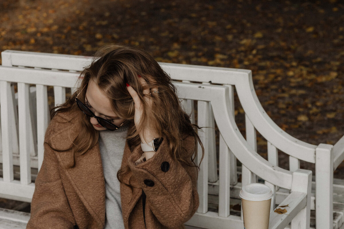 kaboompics_city-chic-in-autumn-casual-fall-outfit-fashion-trends-33478