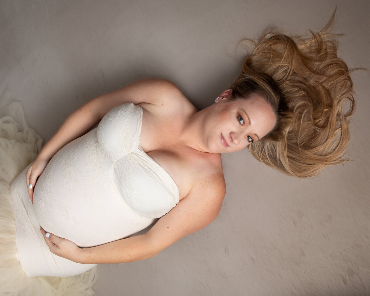 plus-size-maternity-photographer