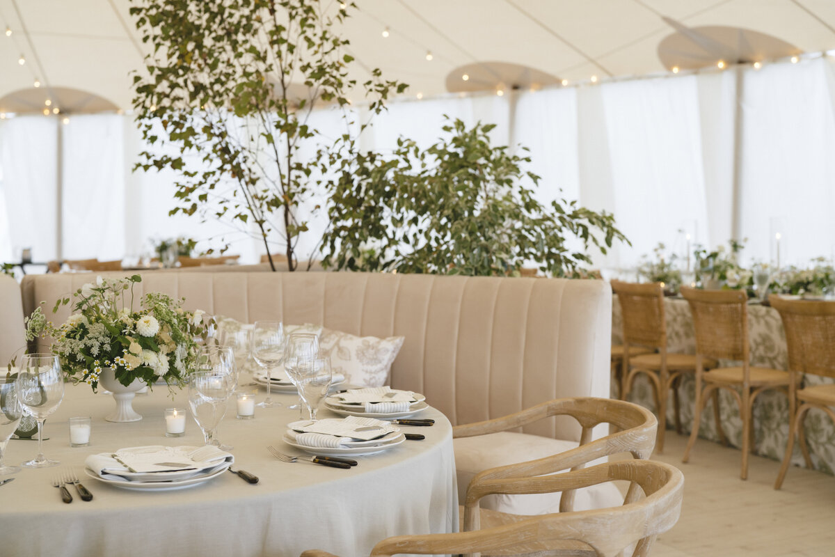 Marthas-vineyard-wedding-planner-kg-events-design-luxury-destination-weddings-private-events-corporate-events-edgartown-ma-event-designer-outdoor-tented-wedding-reception-island-wedding-vogue-wedding-pohogonot-183