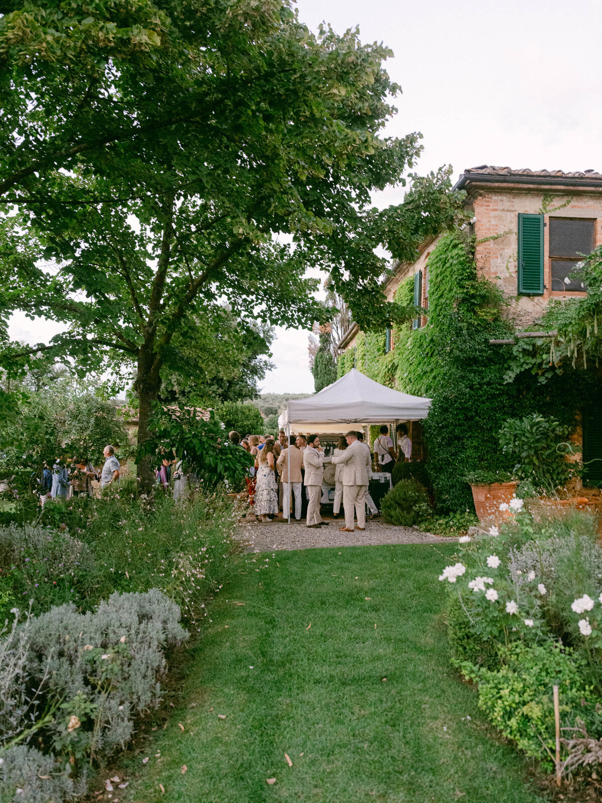 Alexandra-Vonk-Wedding-Tuscany-Montisi-69