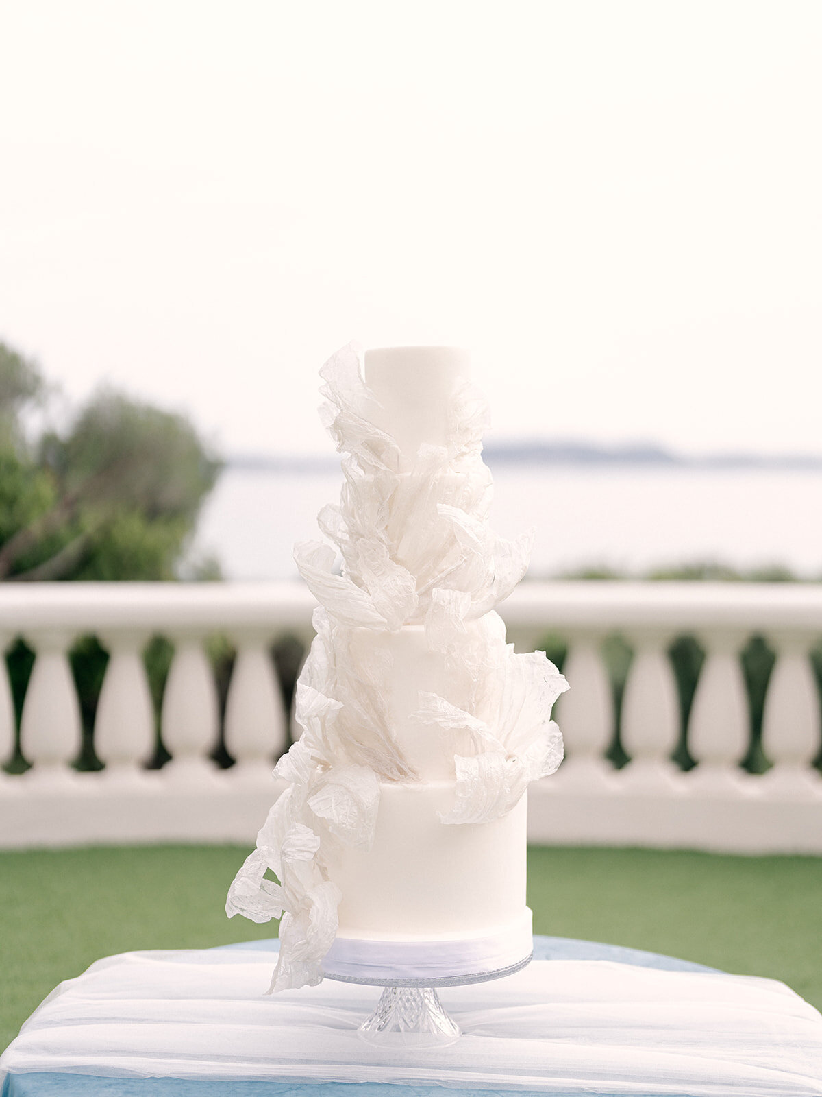 43-intimate-destination-wedding-french-riviera-with-white-flowers