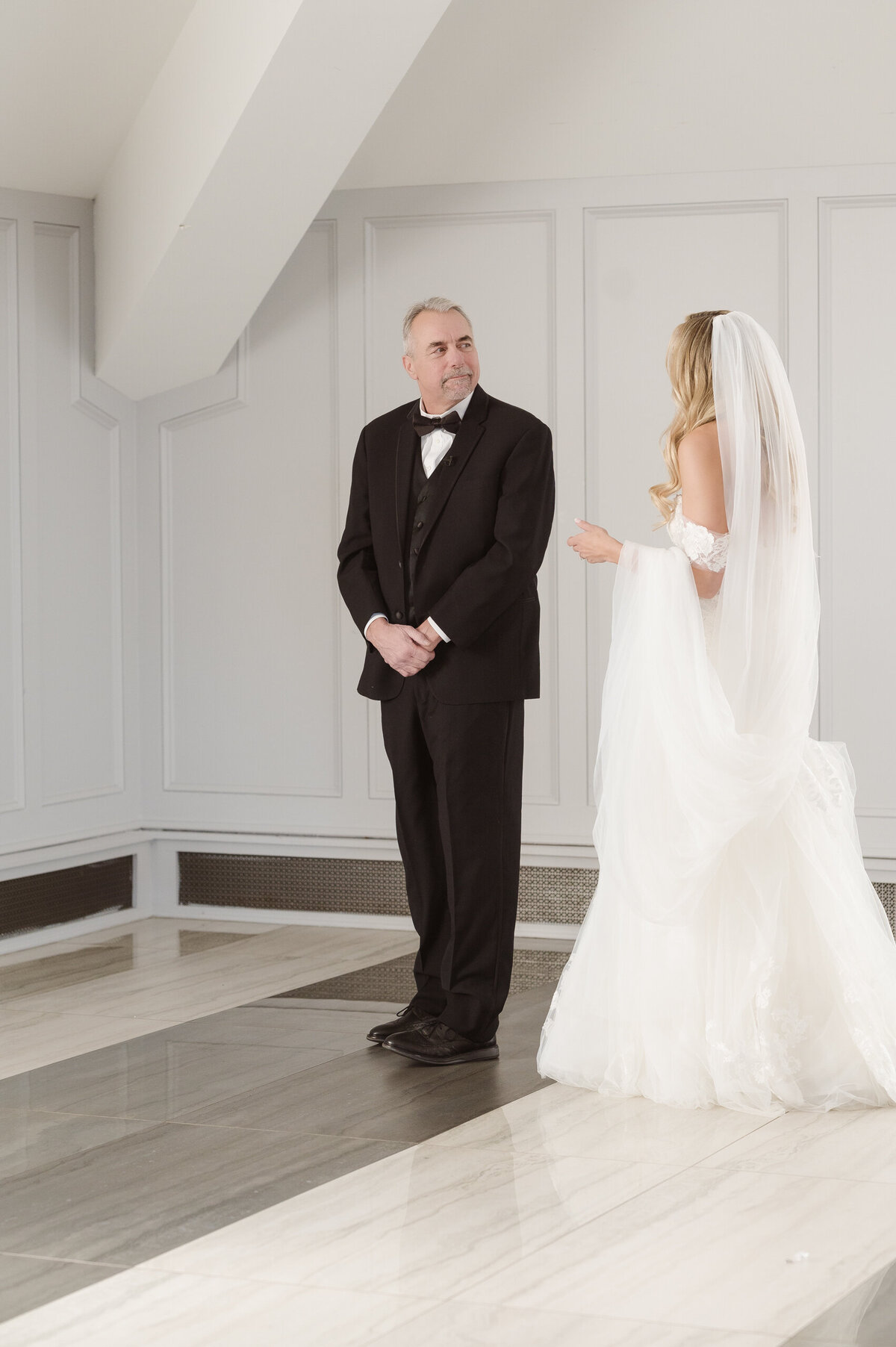 the-best-jersey-city-wedding-photographer-photos-at-hudson-house-by-suess-moments