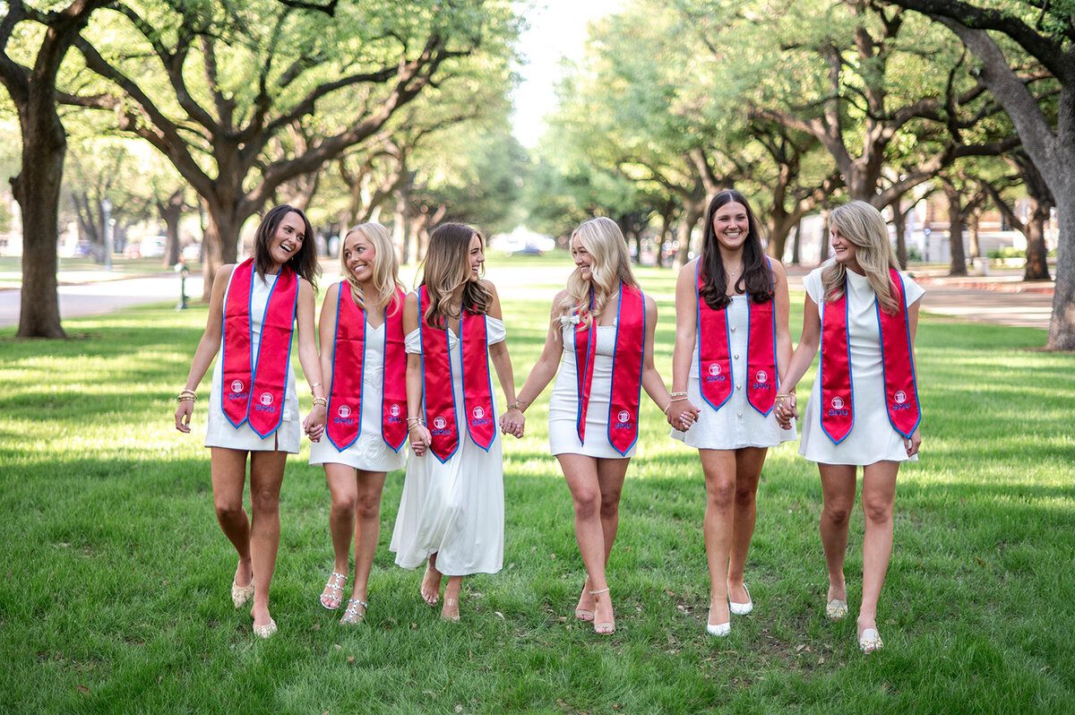 kam-smu-graduation-group-041025-26