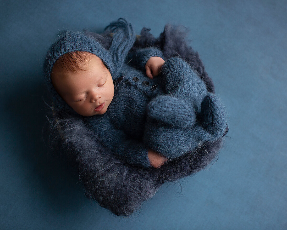 photographers-newborn-portraits-studio-greensburg-pennsylvania_1 copy