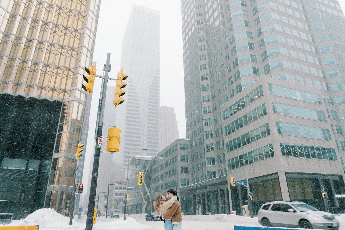 E10-Winter-snowy-engagement-photoshoot-in-Toronto-Zhan-and-Tina-2025-02-16-2500px-1044