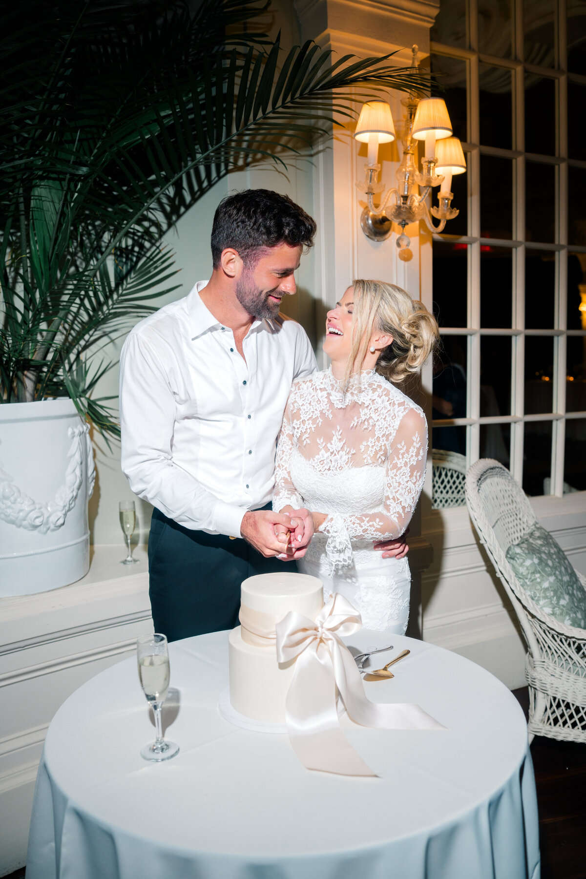 Caprio-Captured-Photography-J&R-NewportCountryClub-Wedding-893