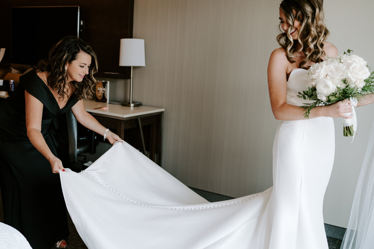abby-parker-lake-minnetonka-wedding-12