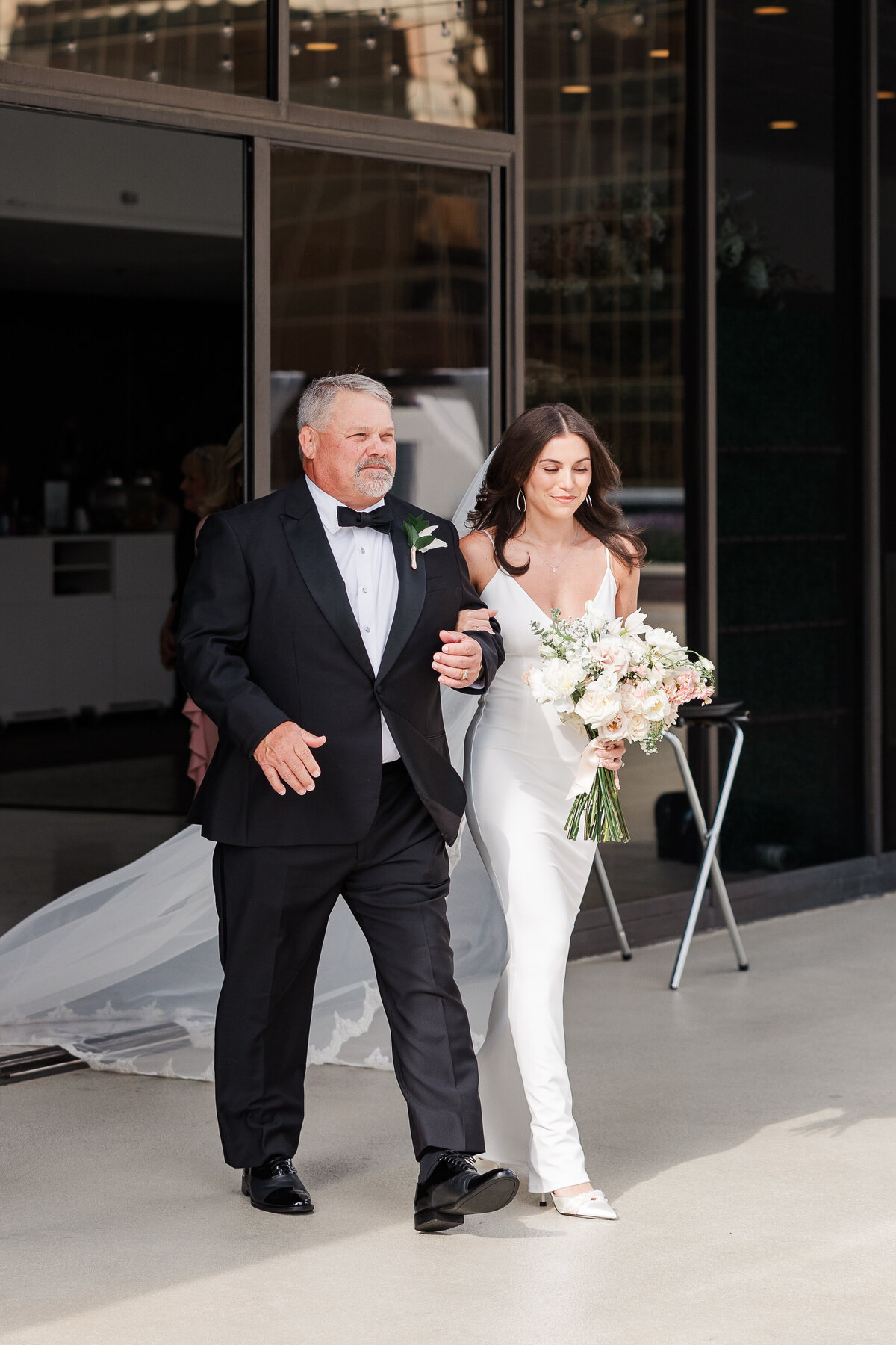 Alexis Fox Photography + Wedding + Regions Tower + Indianapolis + Indiana  (30 of 38)