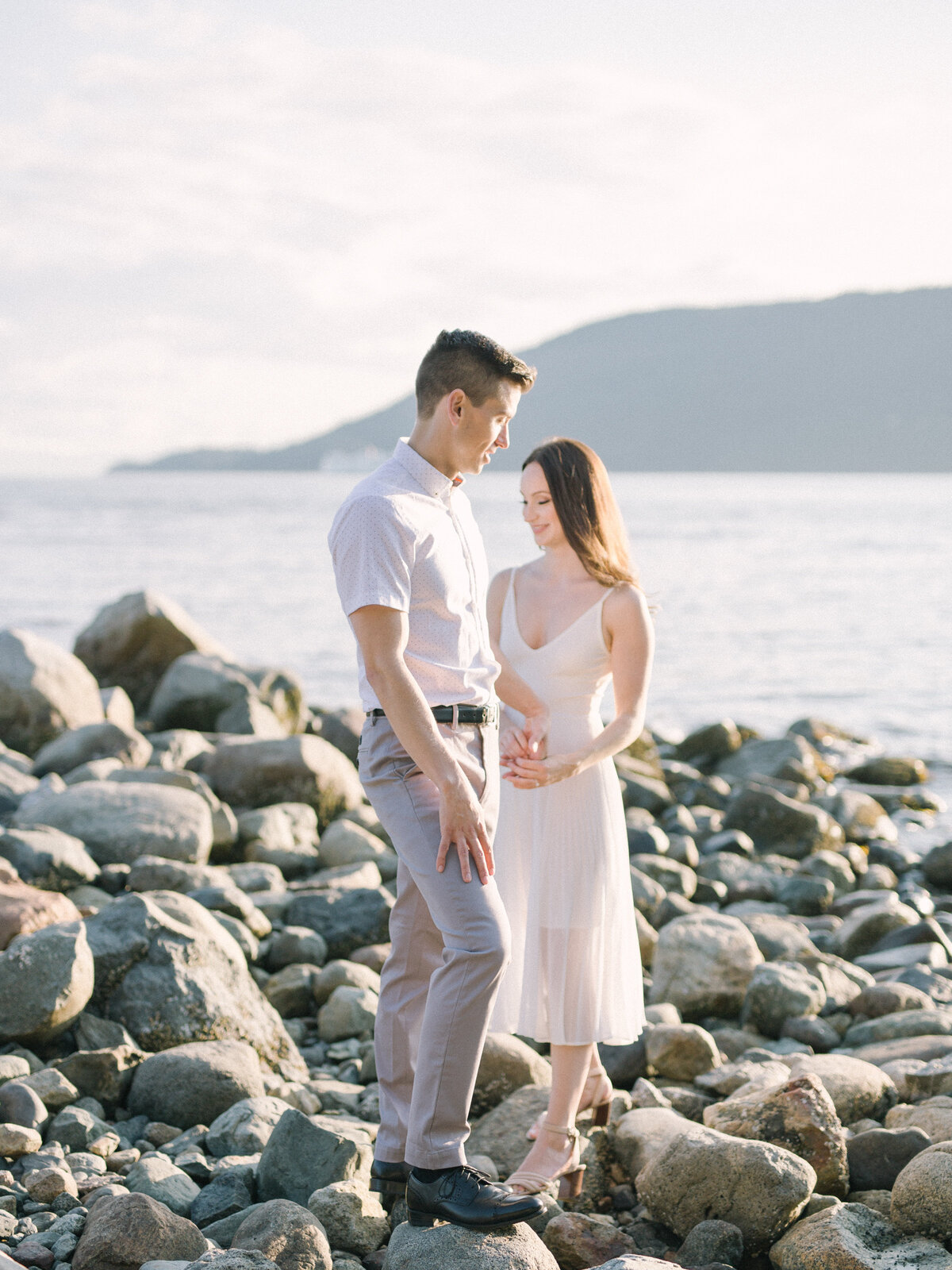 8 Vancouver Whytecliff Park Engagement Perla Photography-34
