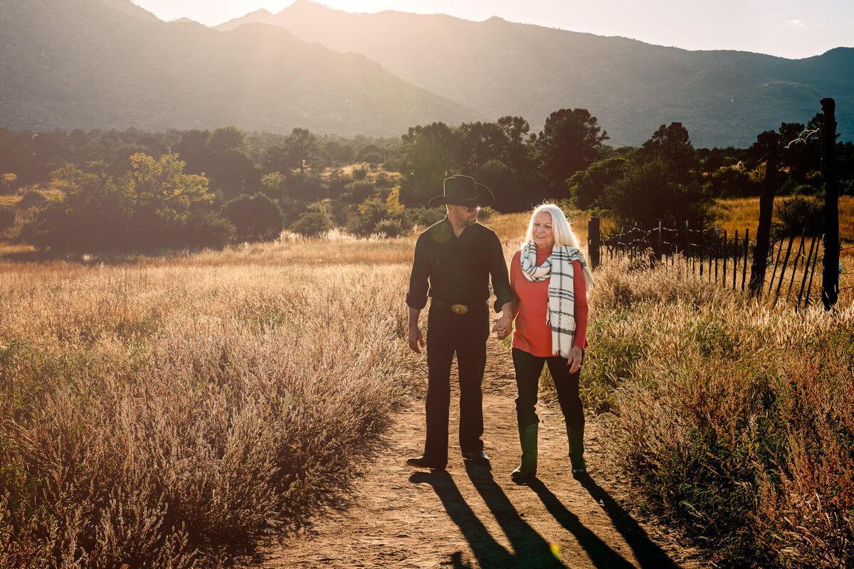 Western themed Prescott family photos at sunset by Melissa Byrne