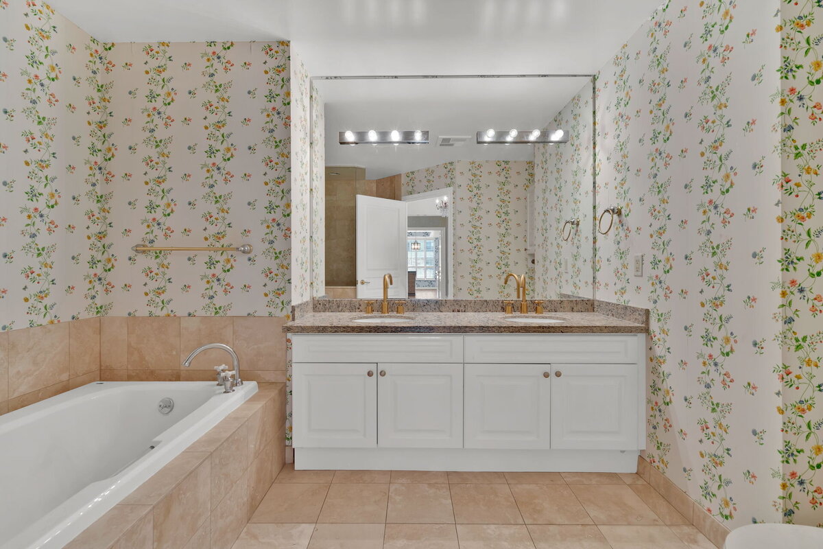 19. Primary Ensuite
